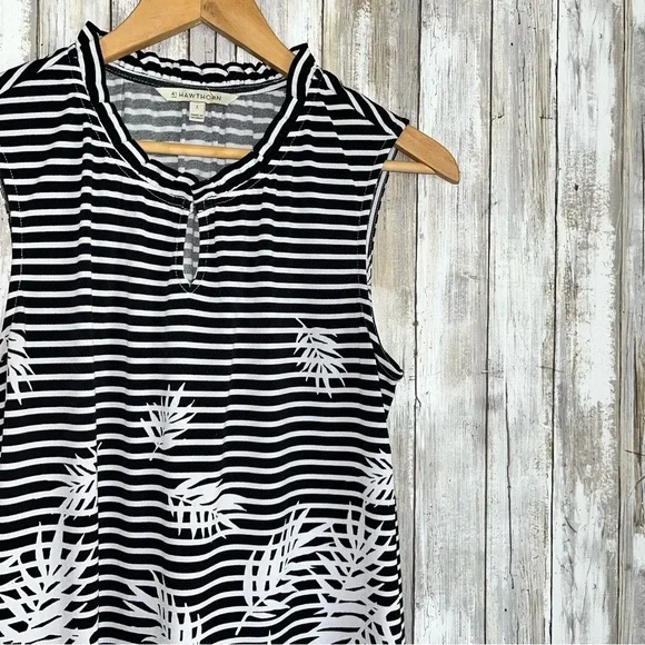 41 Hawthorn Black & White Stripe Palm Sleeveless Blouse - Picture 3 of 5